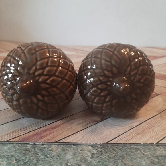 Living Quarters Acorn Salt and Pepper Shakers Ceramic Thanksgiving Fall NEW - Picture 4 of 10